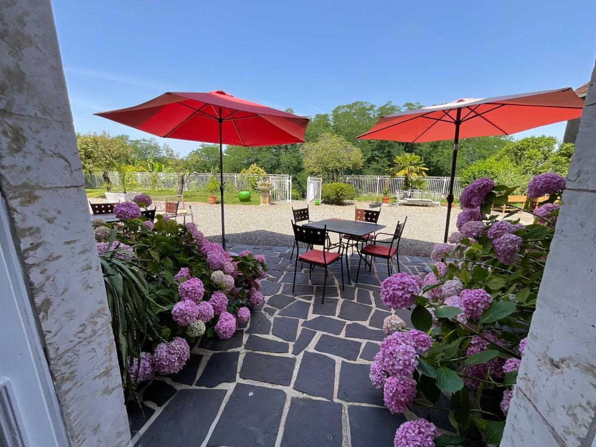 Domaine De La Carrere Hotell Arthez-de-Bearn Exteriör bild